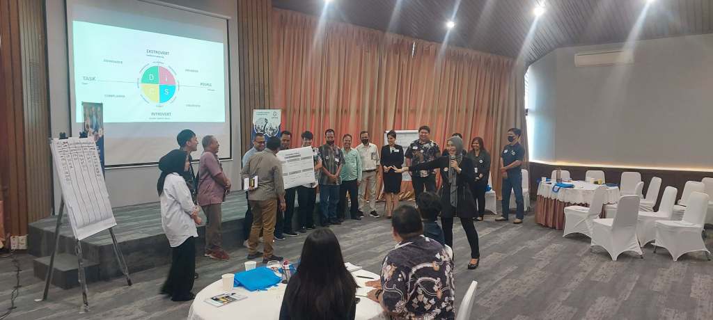 Membangun Service Mindset Unggul di Farpoint Prima Melalui Training “Service&nbsp;Excellence”